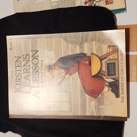 Books - Picture 2 of 4